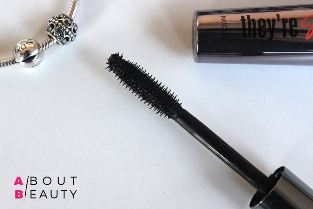 Benefit_They're Real!_Mascara_Review_Application