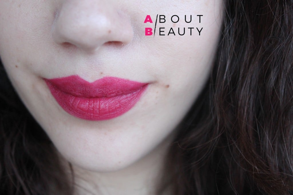 Wycon_Long_Lasting_Liquid_Lipstick_Lampone_11_Review