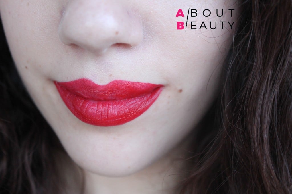 Wycon_Long_Lasting_Liquid_Lipstick_Red