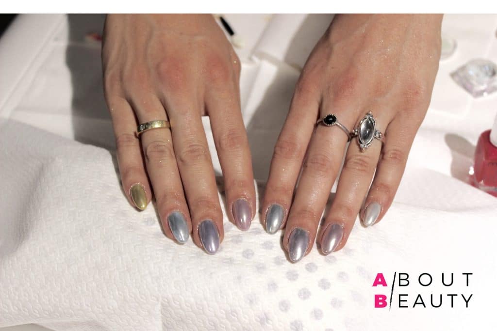 mi-ny-chromatic-mirror-powder-manicure