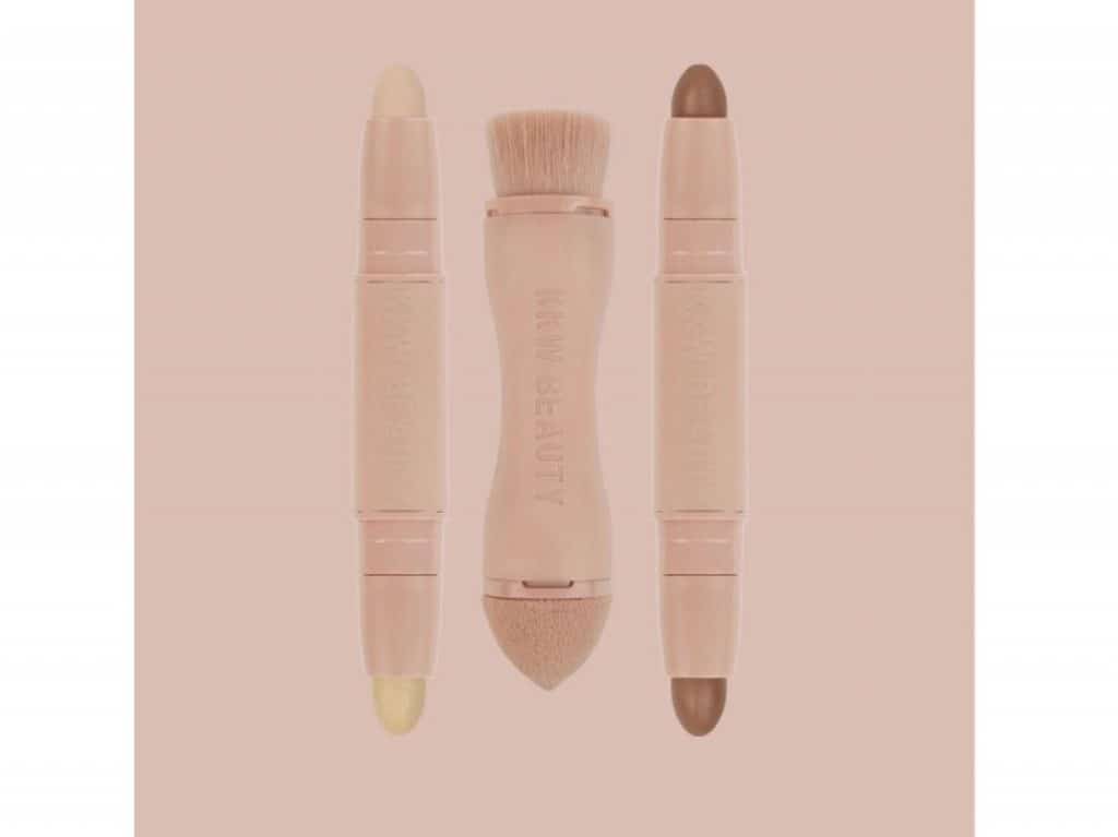 Il KKW Beauty Crème Contour and Higlight Kit