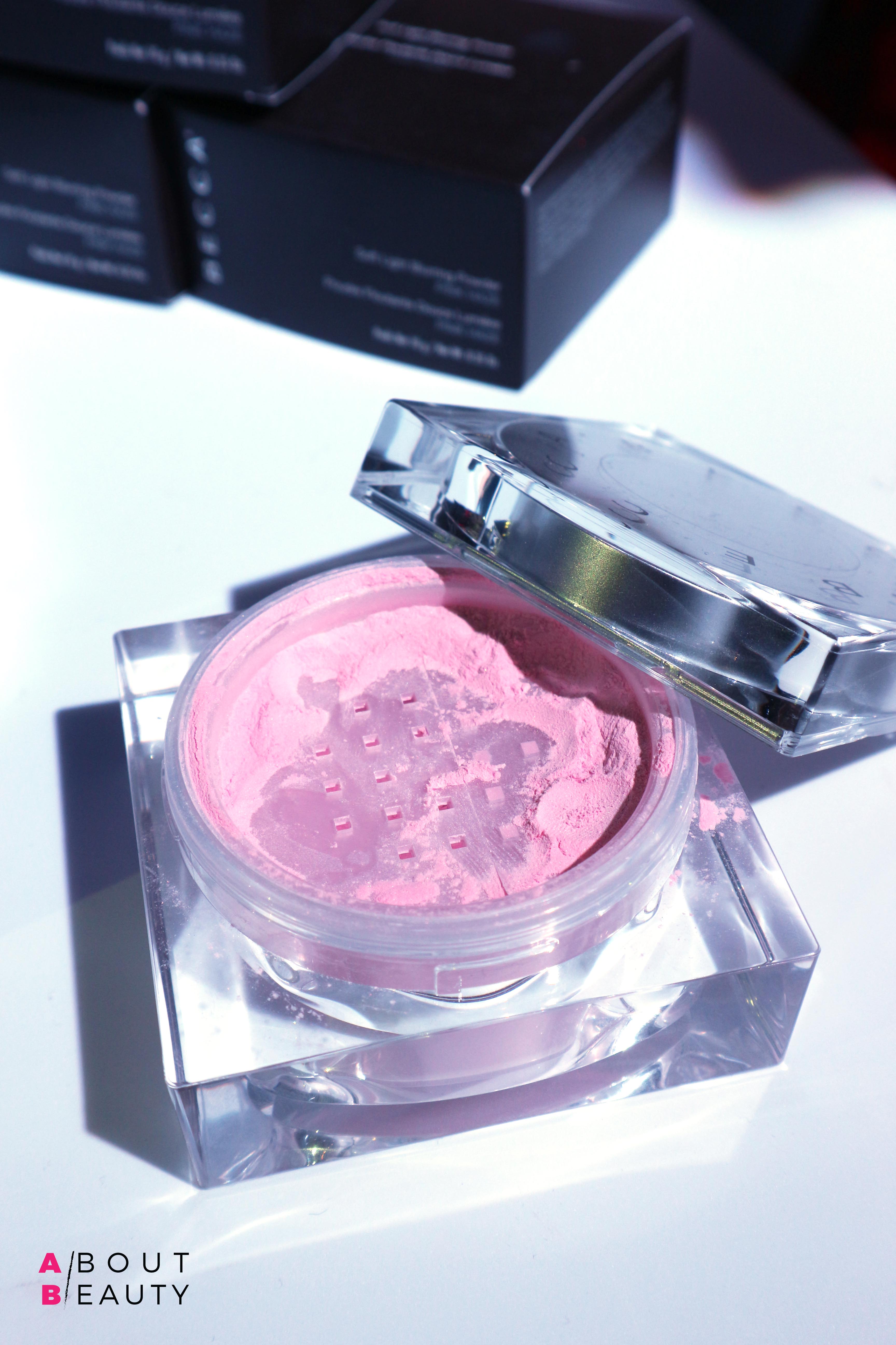 Novità Natalizie Becca Cosmetics 2017: info, foto, swatch, prezzi - Primer in polvere libera Soft-Light Blurring Powder