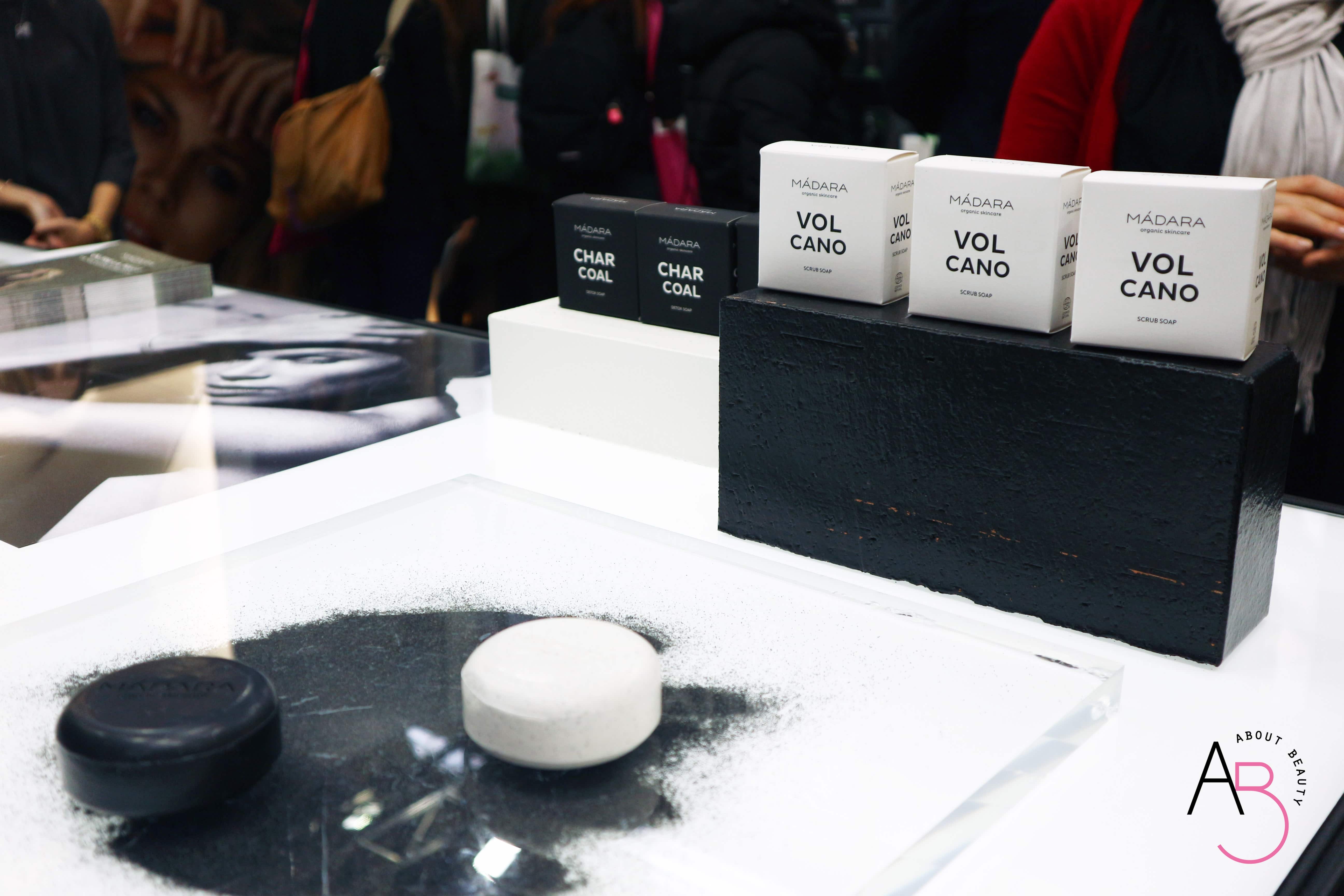 Pillole dal Cosmoprof #2 - Madara e Lavera - Madara Boost Hyaluronic Collagen review, recensione, info, prezzo, dove acquistare - Saponi Volcano Soap