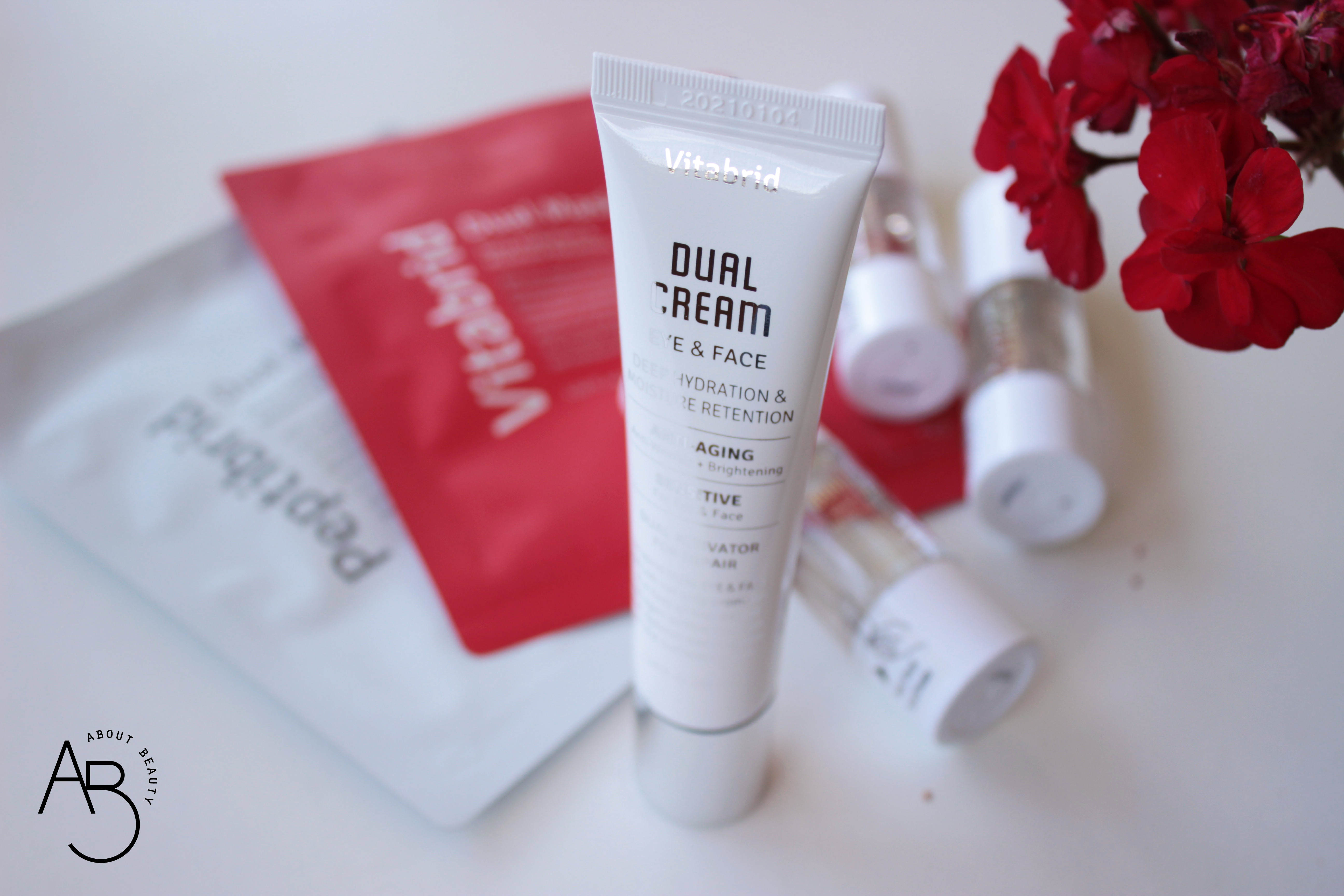 Pillole dal Cosmoprof #2: Vitabrid C12 - Novità Cosmoprof 2018 - Dual Cream Eye & Face - Info, dove acquistare, prezzo, INCI, review, recensione