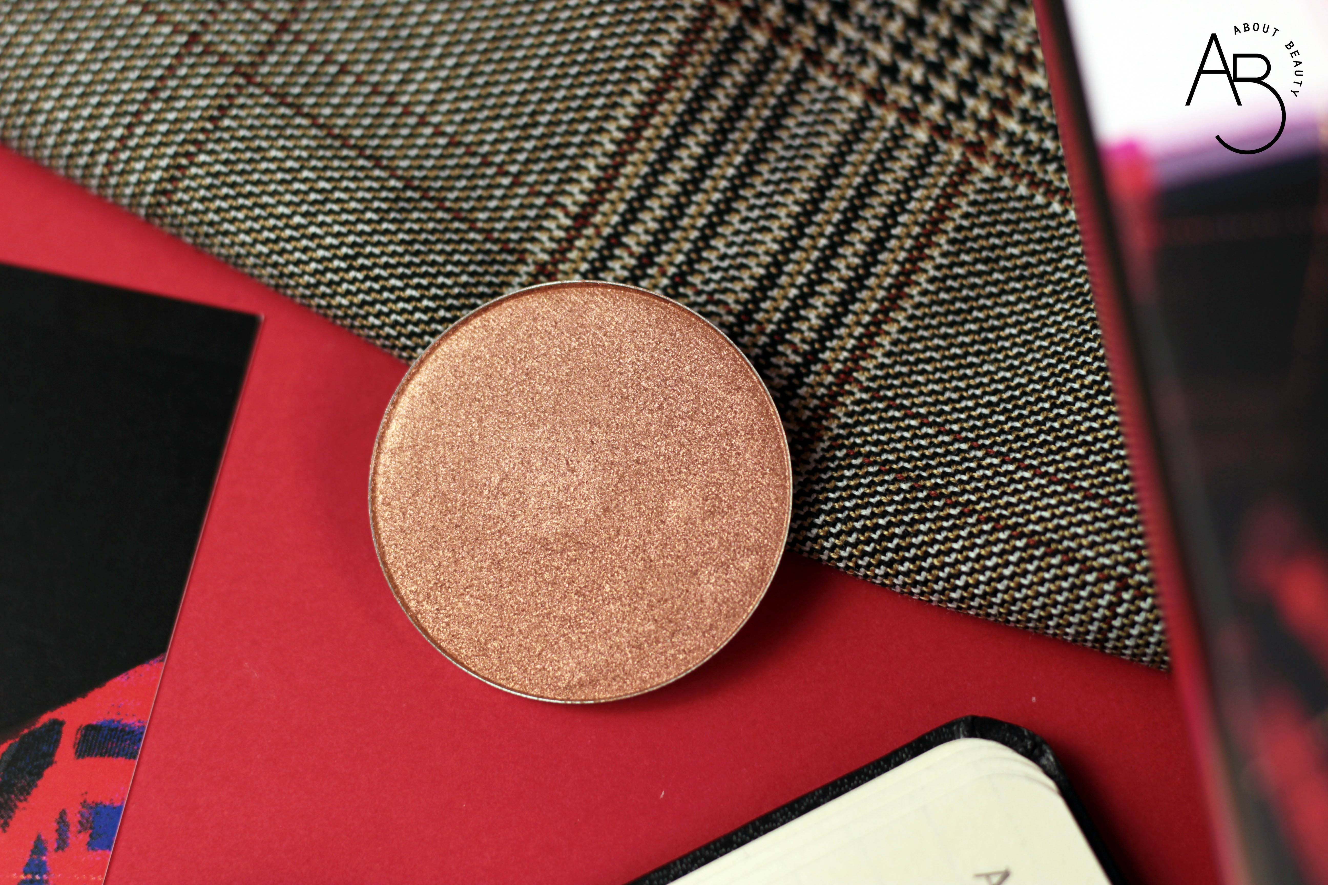 Neve Cosmetics Rebel Epoque - Review, recensione, opinioni, swatch, prezzo, dove acquistare, sconto - Illuminante Save the Queen