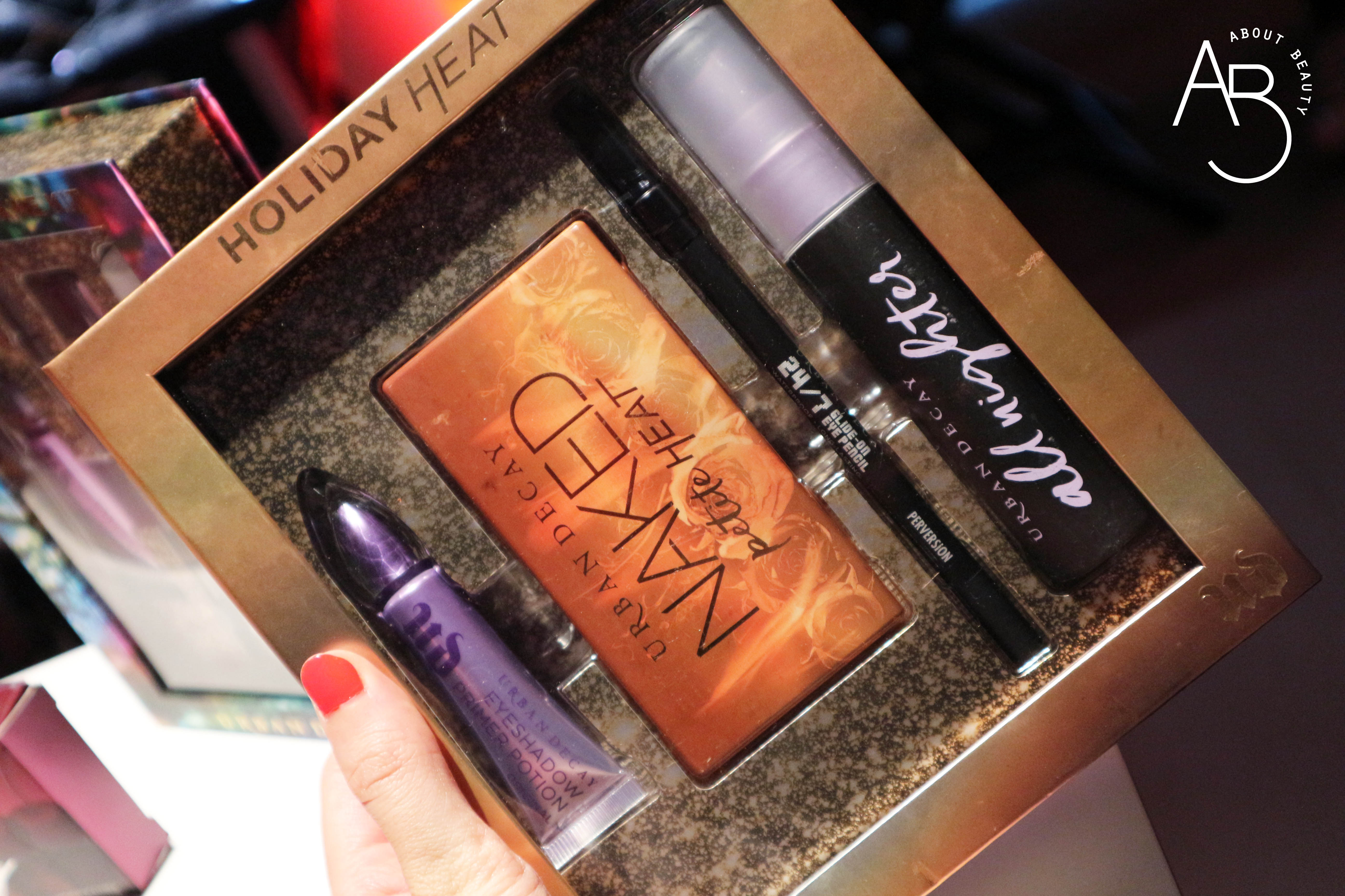 Sephora Natale 2018 Novita da non perdere - Make-up - Urban Decay Holiday Heat cofanetto - Review, recensione, swatch, info, prezzo, dove acquistare, data di uscita